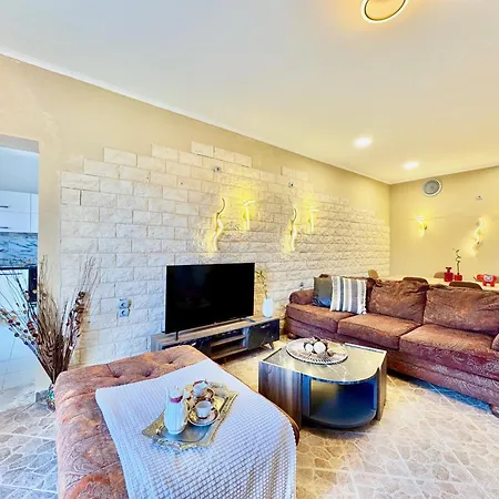 Verve With Private Pool By Dadovillas Βίλα *