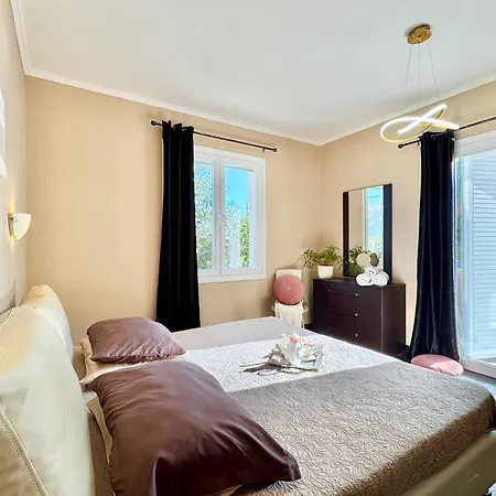 Verve With Private Pool By Dadovillas Βίλα *