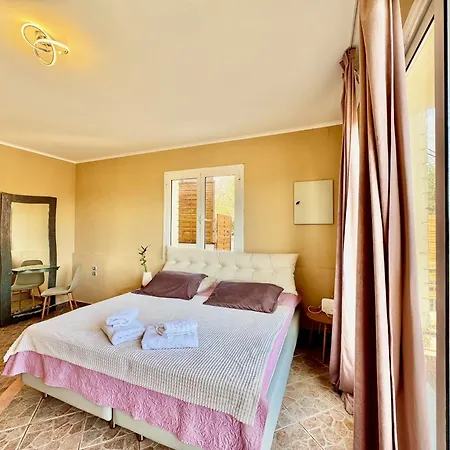 Verve With Private Pool By Dadovillas Βίλα Δασιά