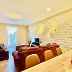 Verve With Private Pool By Dadovillas * ذيسْخا